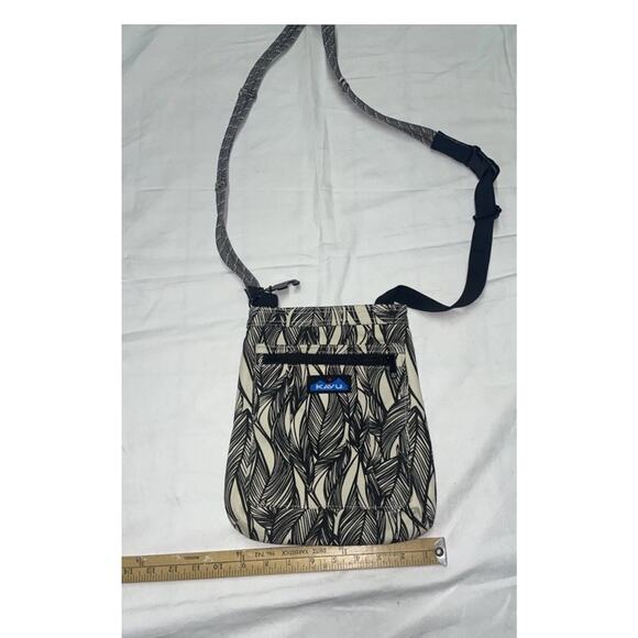 Tignanello Black Leather Backpack Handbag Purse- The Sak Purse - Cavu -Lot Of 3 - Picture 13 of 16